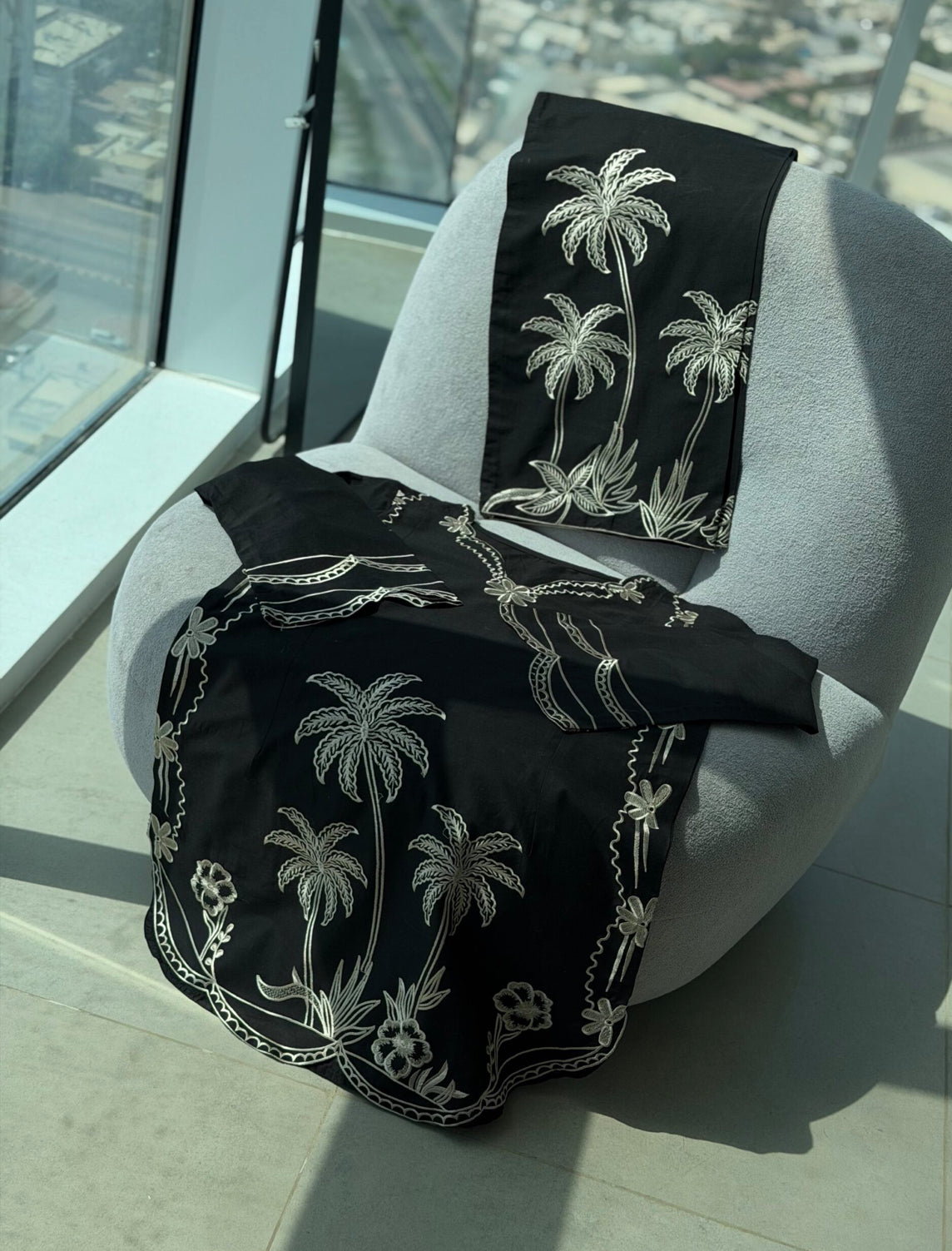 BLACK PALM